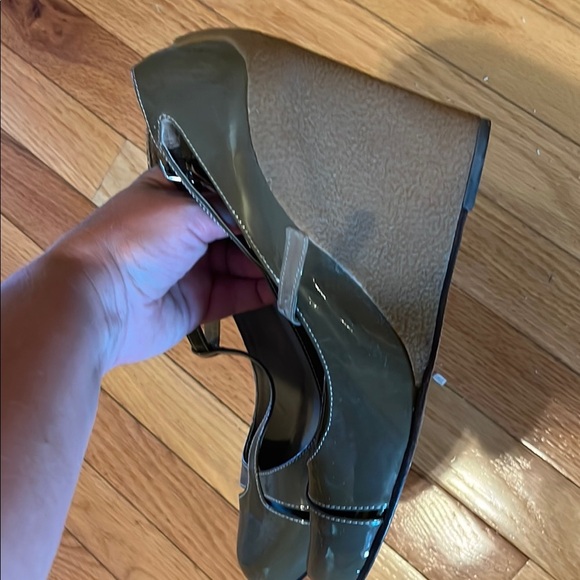 Michael Kors Tan Wedge Shoes - Picture 4 of 7